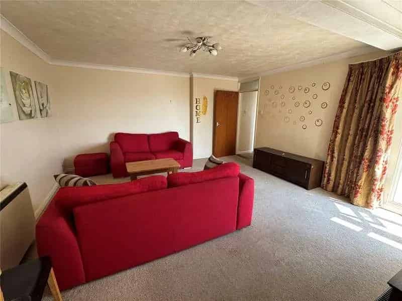 2 Bed Seafront Apartment East Clacton Stunning Sea Views