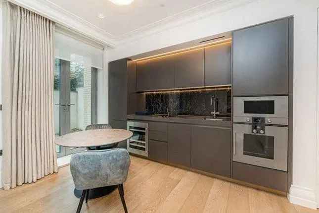 Flat to rent in Portland Place, London W1B