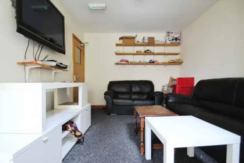 1 Bedroom Flat To Rent Available 10072025