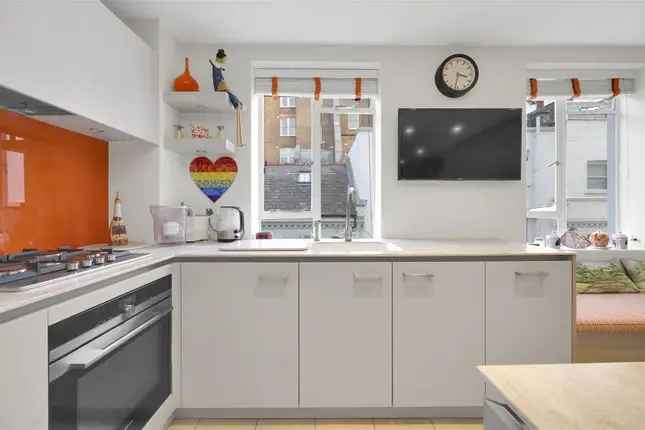 Maisonette for Sale in Elvaston Mews South Kensington