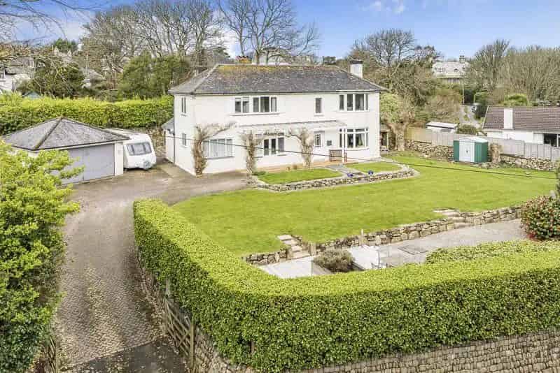4 Bedroom Detached House with Apartment near St Ives Beach