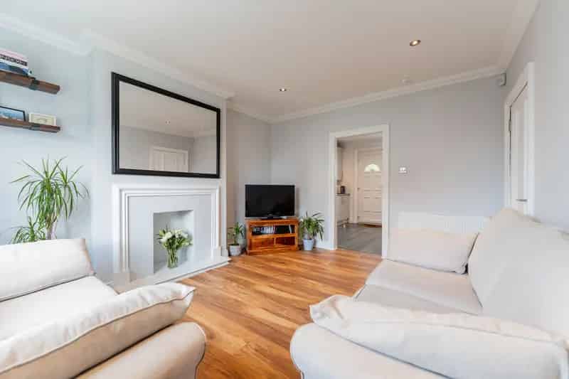 Two Bedroom Lower Cottage Flat Knightswood