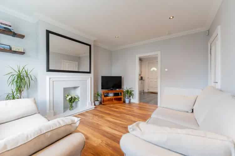 Two Bedroom Lower Cottage Flat Knightswood