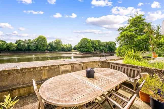 Georgian House for Sale Strand on the Green London W4