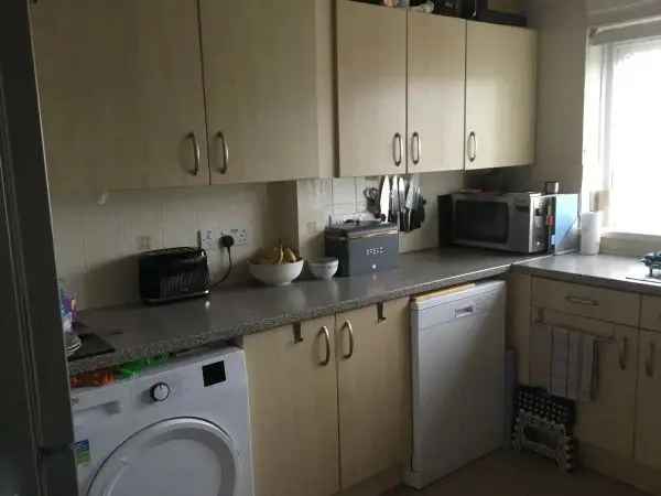 Ground Floor 1 Bed Flat Near Railway Station