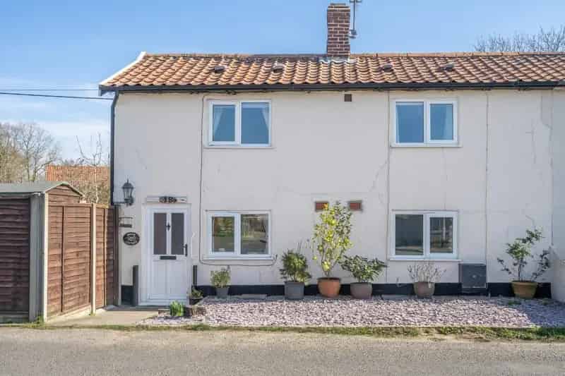 3 Bedroom Semi-Detached Cottage Besthorpe