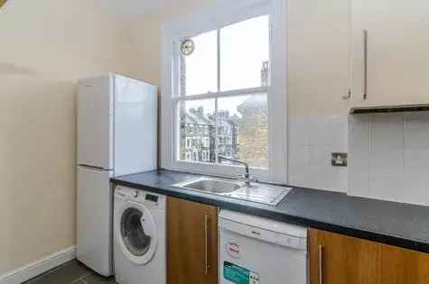 2 Bedroom 90m² Flat London Private Roof Terrace