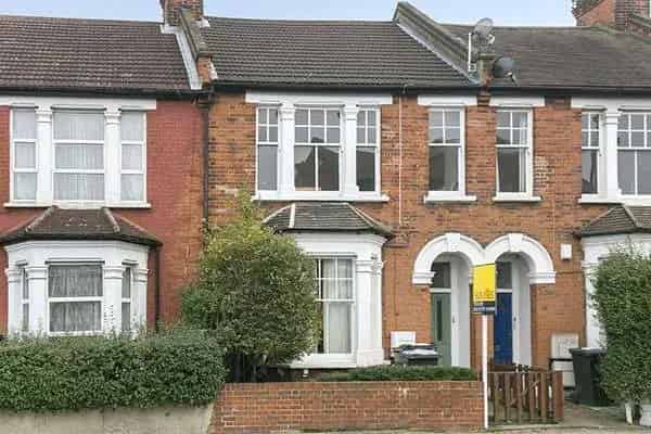 Bright 2-Bed Flat Balham Potential 3-Bed Conversion