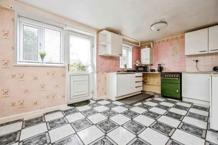 Three Bedroom Semi-Detached Home L8 Family Professional Near City Centre
