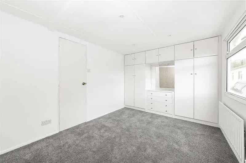 2 Bed Park Home for Sale in Warlingham