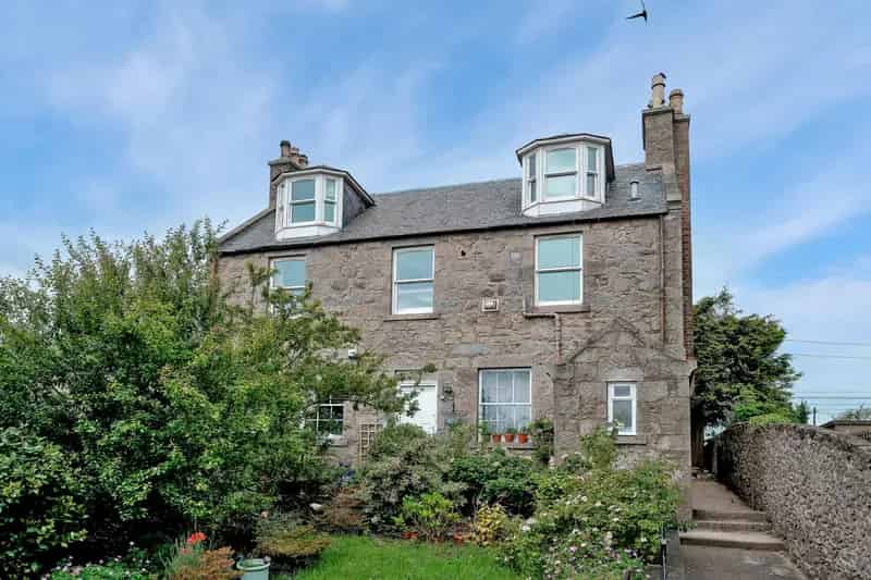 3 Bed Double Upper Flat City Sea Views Aberdeen