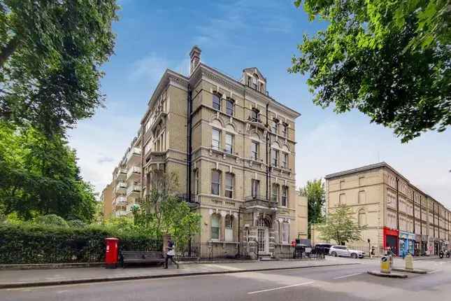 Maisonette to rent in Elm Park Gardens, Chelsea, London SW10