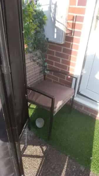 2 Bedroom First Floor Flat with Garden and Parking