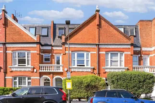 5 Bedroom House for Sale in Ryecroft Street, London SW6