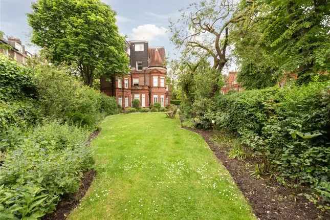 Flat for sale in Eton Avenue, London NW3