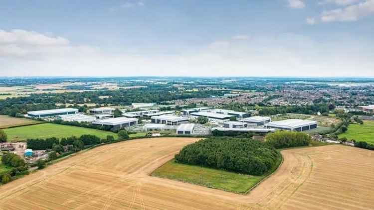 Butterfield Business Park Luton: Build-to-Suit Units 45,000 - 140,000 sq ft