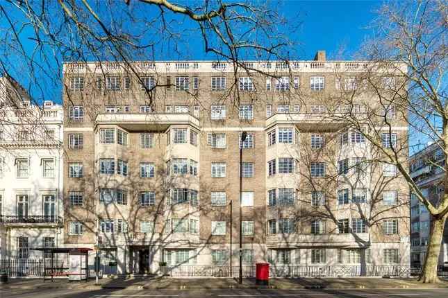 Flat for sale in Hyde Park Place, London W2