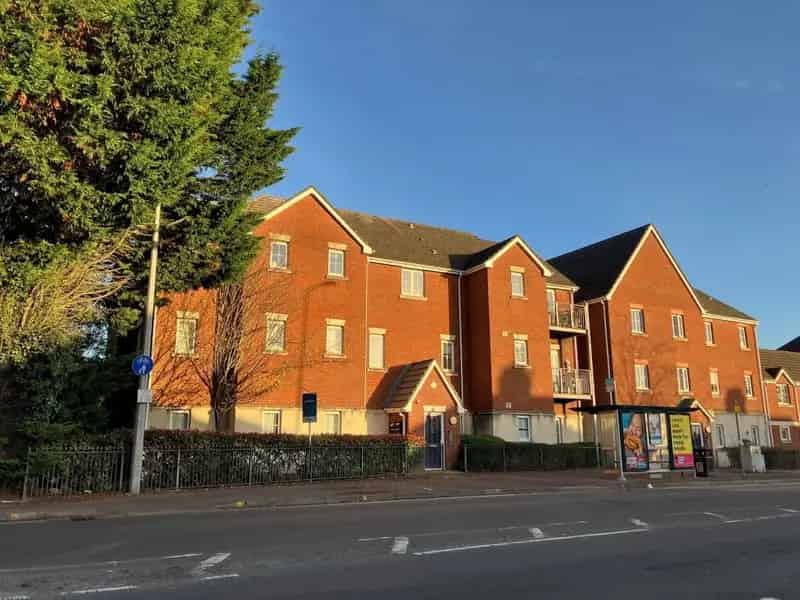 2 Bedroom Ground Floor Apartment Cardiff