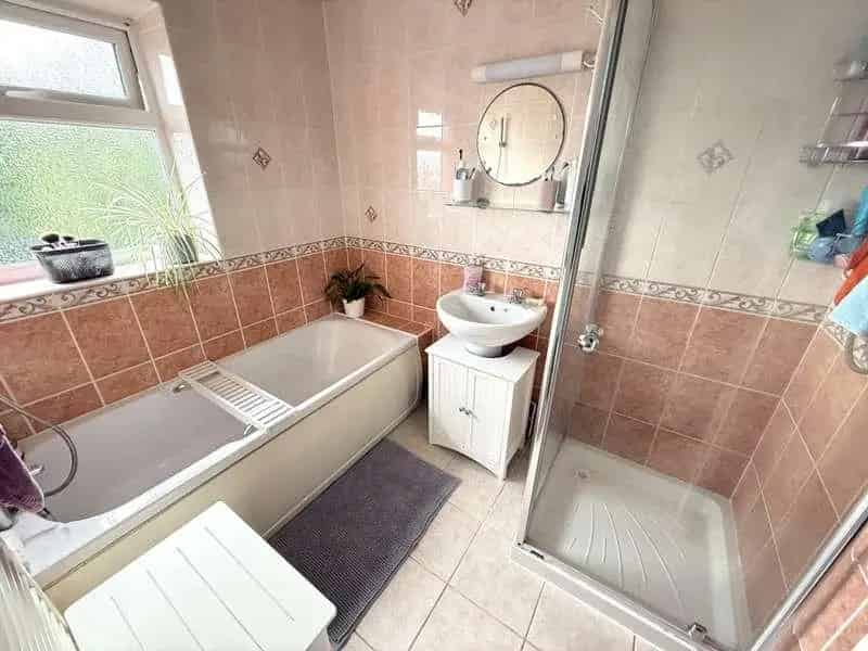 3 bed house for sale