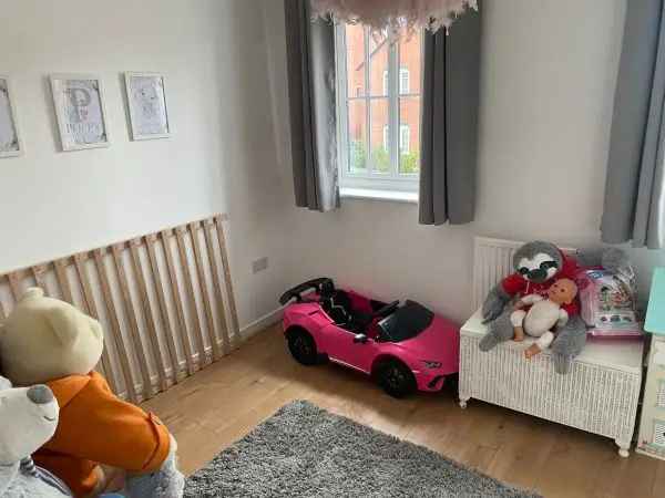 House For Rent in Rugby, England