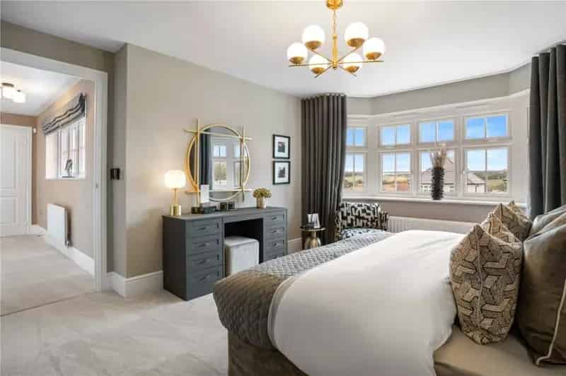 5 Bed Property for Sale The Hampstead