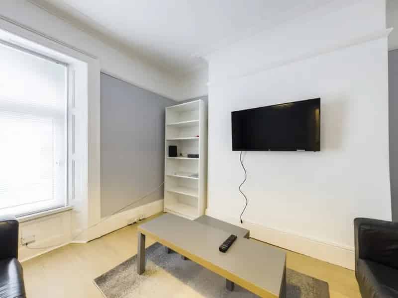 5 Bedroom House For Sale - Excellent Investment Opportunity