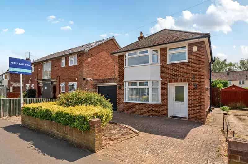 3 Bedroom Detached House For Sale