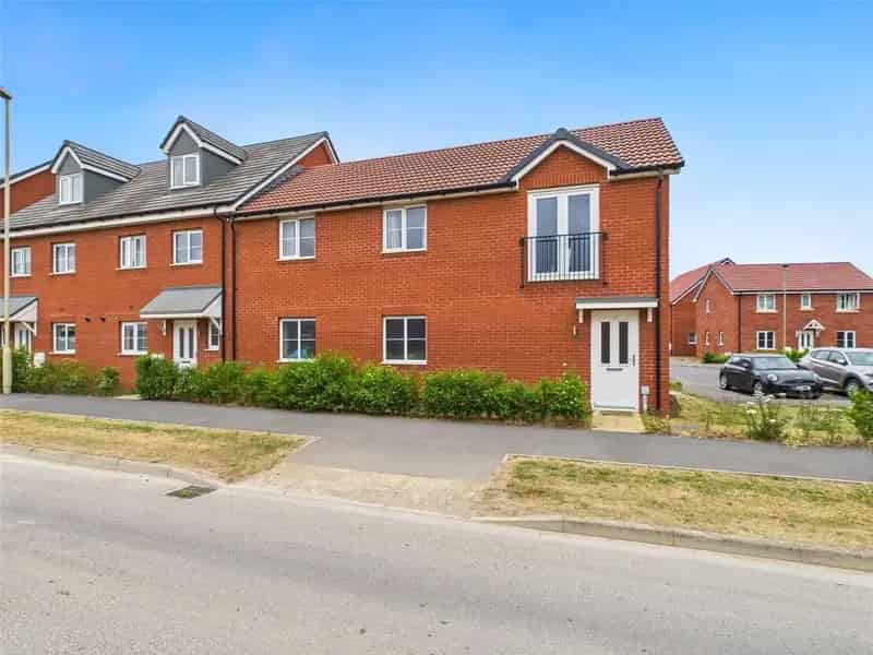 2 Bedroom End of Terrace House for Sale - 50% Shared Ownership