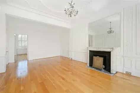1 room flat of 130 m² in London