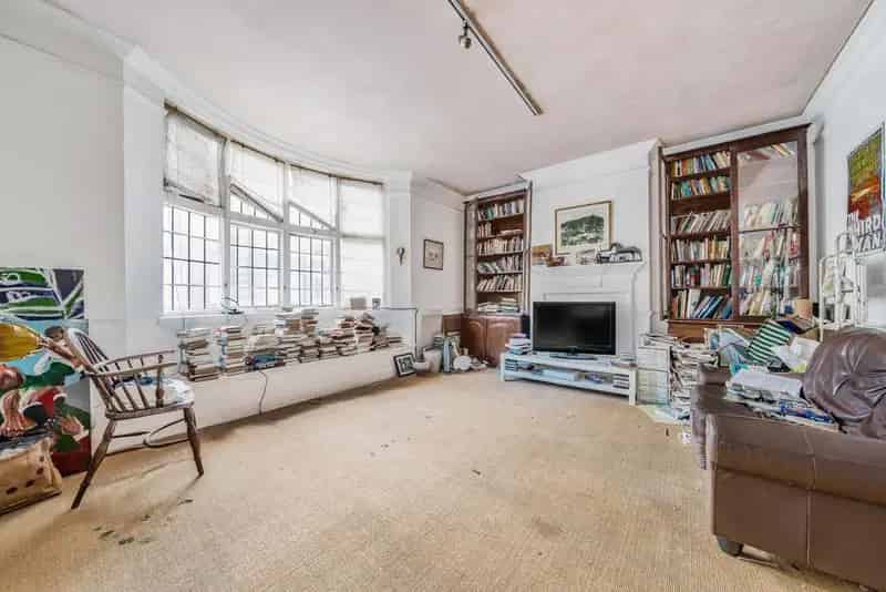 Spacious One Bedroom Apartment in St Johns Wood Chain Free