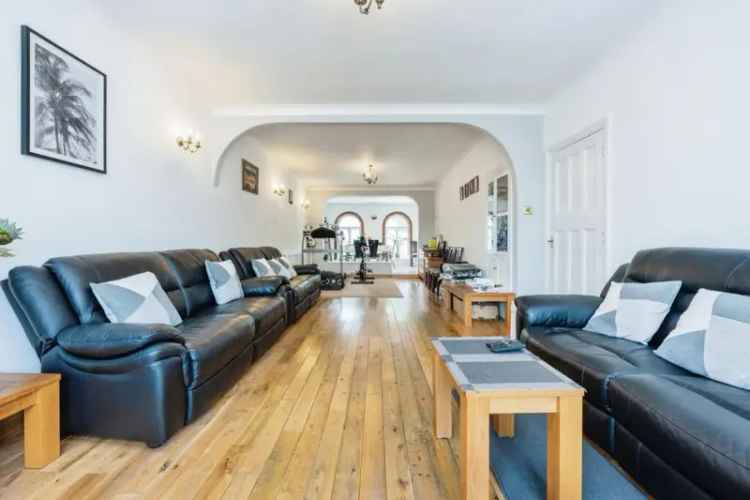 6 Bedroom Semi-Detached House for Sale near Bedford