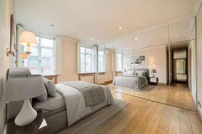 Flat to rent in Park Street, London W1K