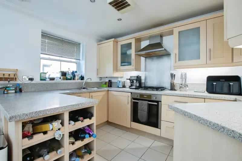 Modern 2-Bed Bournemouth Apartment Near Town Centre