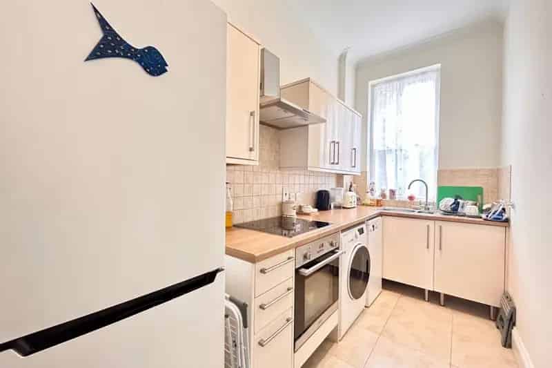One Bedroom Apartment Brighton College Zero Deposit Available