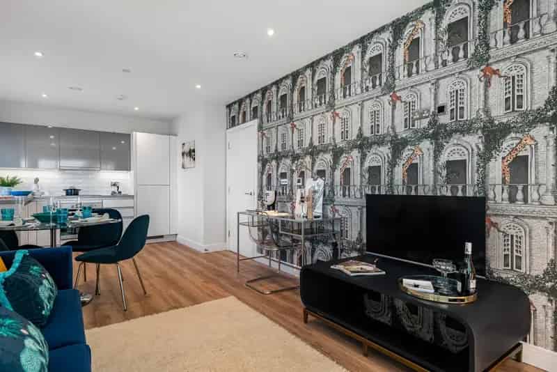 2 Bedroom Apartment to Rent Near Train Station