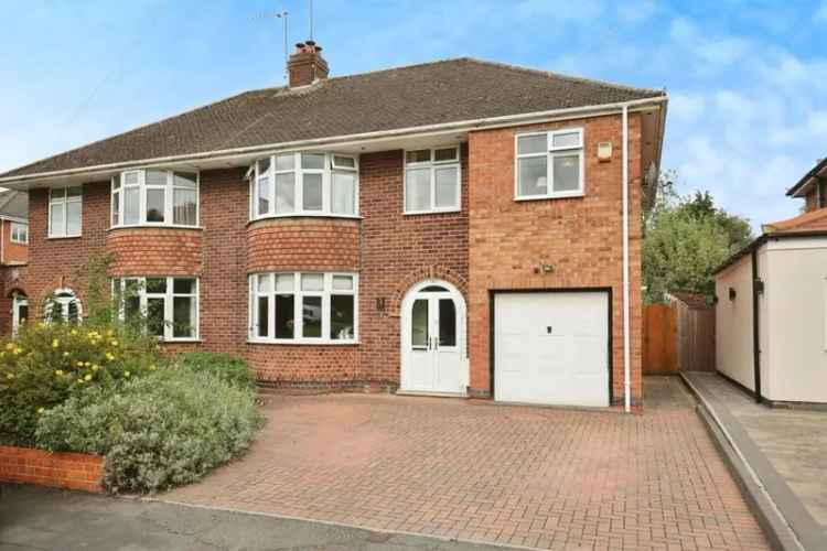 House For Sale in Shakespeare Gardens, Rugby, England