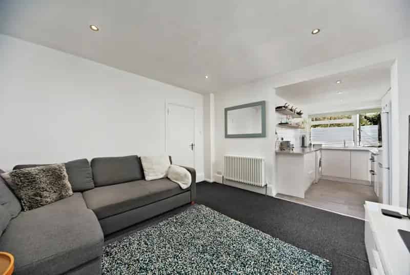 2 Double Bedroom Maisonette Near Whyteleafe Caterham