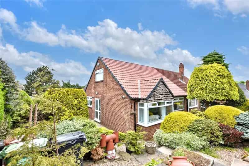Three Bedroom Family Home with Conservatory and Garden