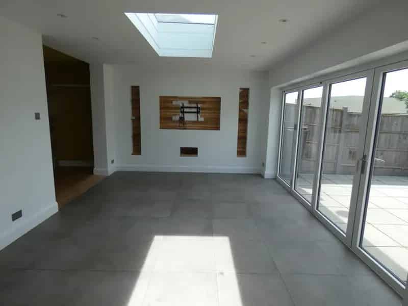 3 Bedroom Semi Detached House Bedford