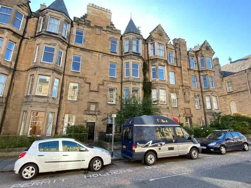 3 Bedroom Flat to Rent in Edinburgh