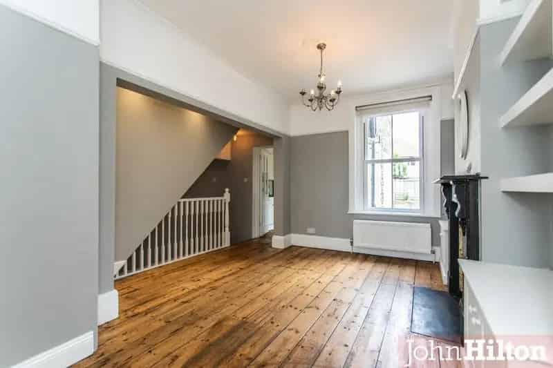 2 Bedroom Maisonette For Sale