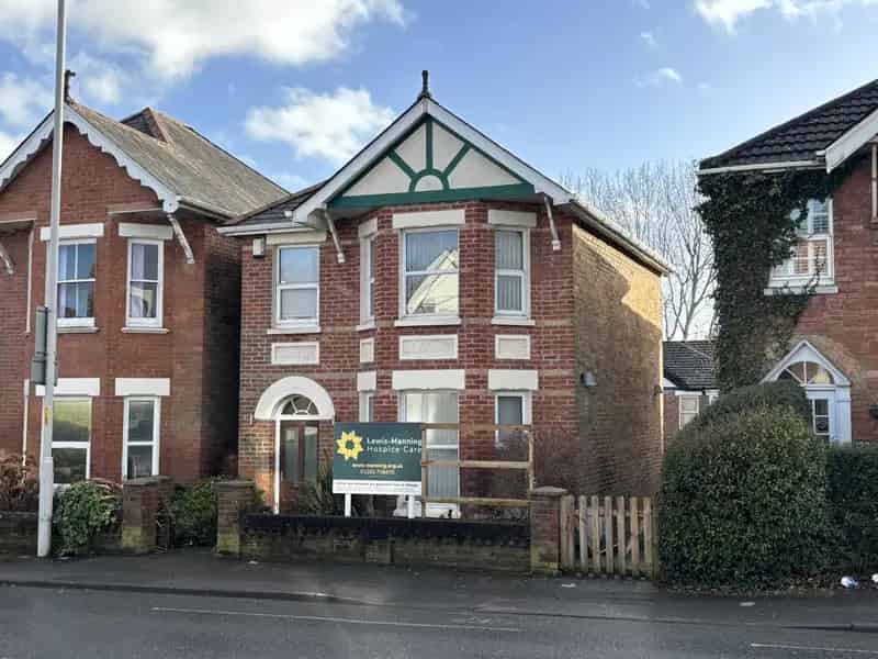 Modern Office Building To Let in Parkstone Poole