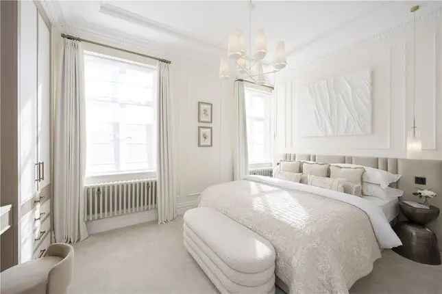 Flat for sale in Davies Street, London W1K