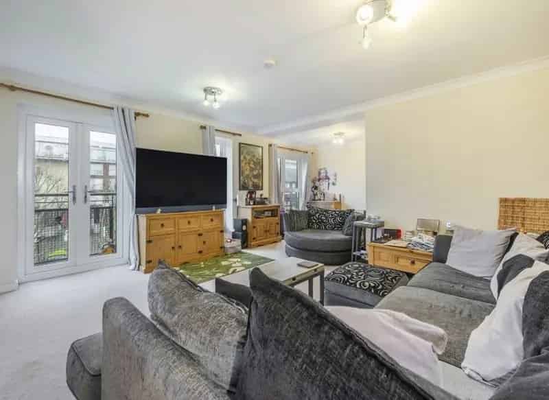 Flat For Sale , London, England