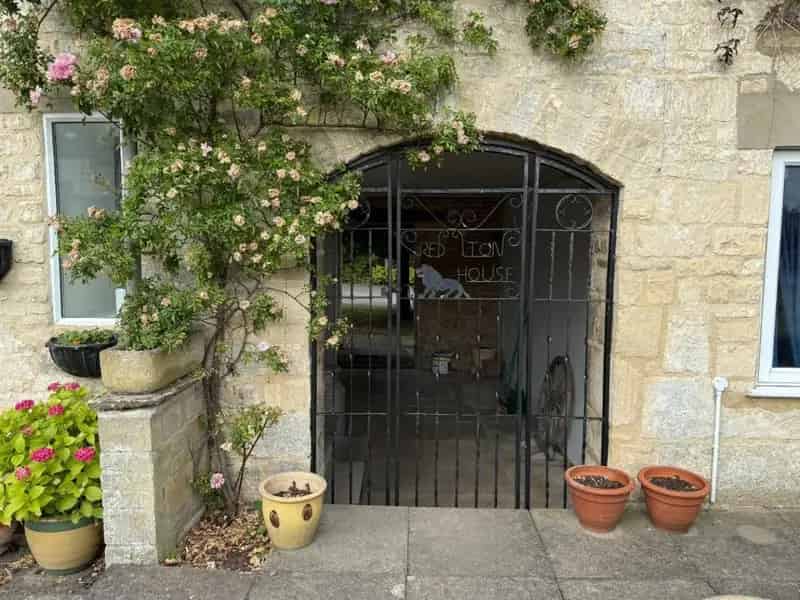 2 Bed House for Sale Near M5 J13