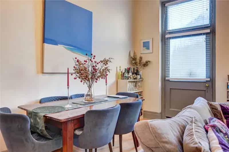 1 Bedroom Apartment Hove - Spacious Victorian Flat Near Seafront