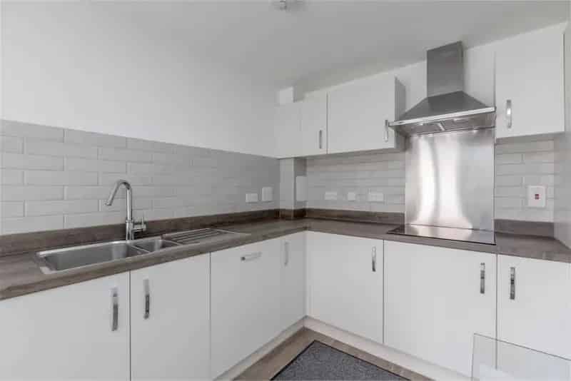 2 Bed Flat First Floor 1 Reception Room City Centre