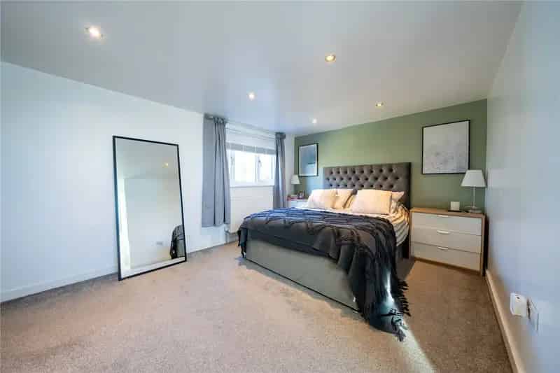 Four Bedroom Semi Detached House with Ensuite and Guest WC