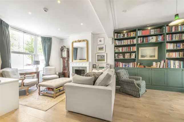 Stunning 4 Bed House in Fulham - 1627 sq ft