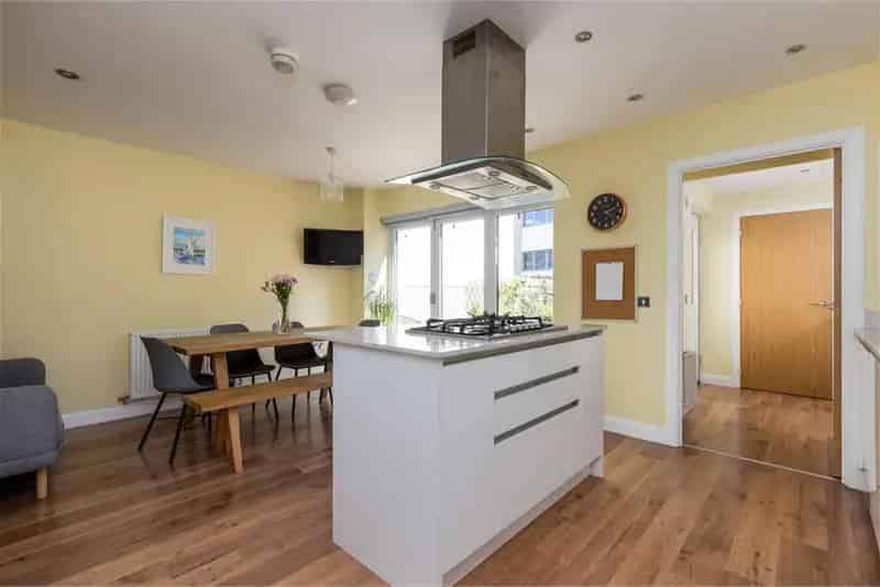 5 Bed Townhouse West End 2 Reception Rooms Family Home